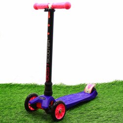 Самокат трехколесный (4 колеса) детский фиолетовый (ПУ колеса, светящиеся, регулируемая высота ручки)